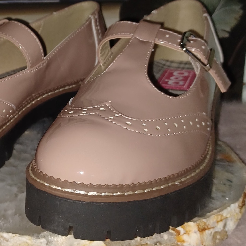BNIB Pop Brand Womens Tatum Wing Tip Mary Jane’s Dusty Rose Patent Leather Sz9 - Picture 14 of 14
